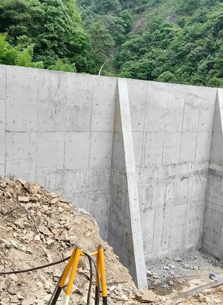 盐城亭湖区重力式挡土墙